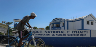 Gangs launch large-scale attack in Haiti’s central region as hundreds flee gunfire and burning homes