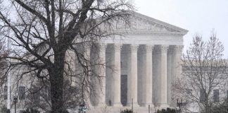 La Cour suprême examinera les protections juridiques des migrants d’Haïti et de Syrie