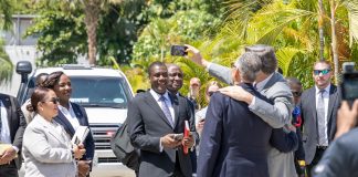 Le secrétaire d’État adjoint des États-Unis, Christopher Landau, reçu au Palais national