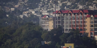 Les lieux de pouvoir: en Haïti, le Karibe et le Montana accueillent les réunions politiques